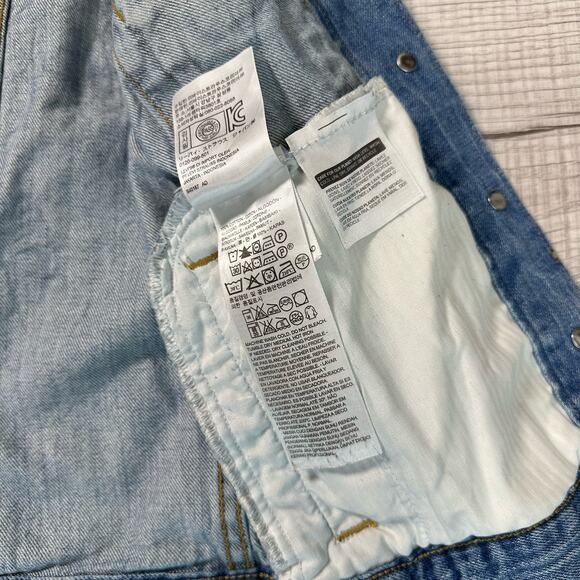 Levi's Distressed Aged Vintage Wash Jean Shirt/Jacket Women's S Blue Button-Up - Picture 10 of 10